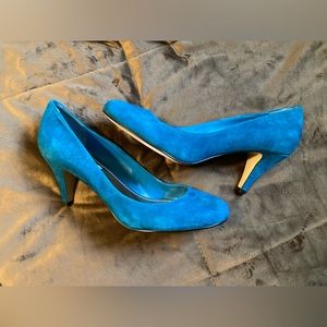 Stunning Steve Madden brand, size 7.5, gorgeous color, comfortable heels